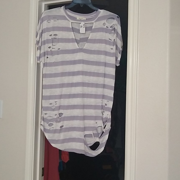 Distressed tee - Picture 1 of 1